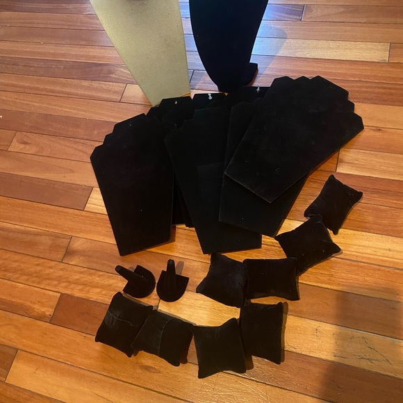 Lot of Jewelry Display Items - Picture 2 of 5